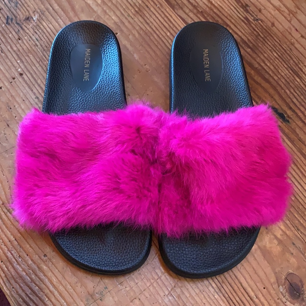 Maiden Lane Rabbit Fur Slide Sandal Black Pink 10